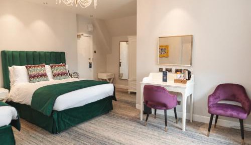 Family Room (2 Adults + 1 Child)