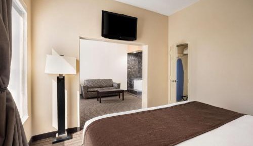 King Suite with Whirlpool
