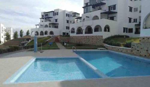 Apartment with Pool View 