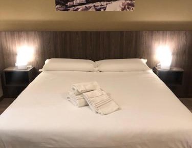 Double or Twin Room with Private Bathroom