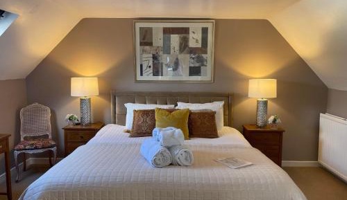 Deluxe King Suite