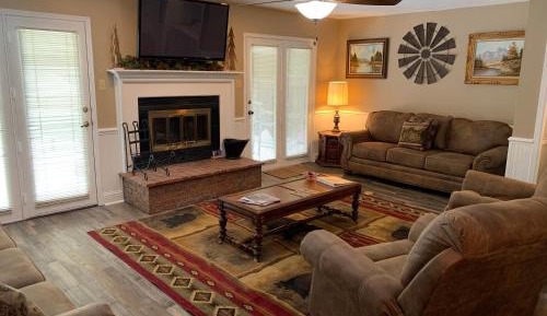 Three-Bedroom Holiday Home 