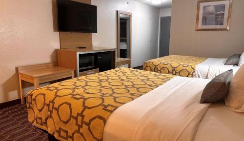 Queen Room with Two Queen Beds - Non-Smoking