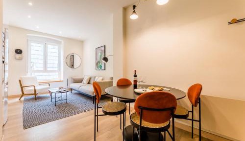 Apartment with Shower