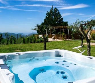 Holiday Home with Jacuzzi