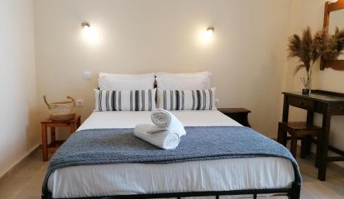 Studio Apartment with One Double Bed