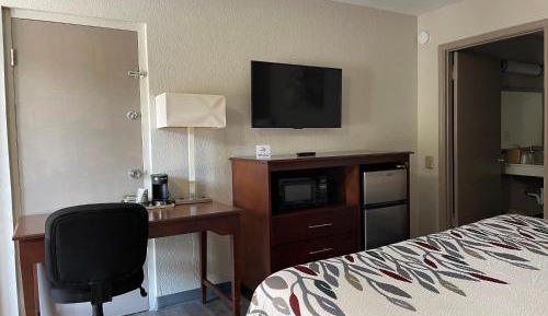 Deluxe King Room Disability Access Non-Smoking