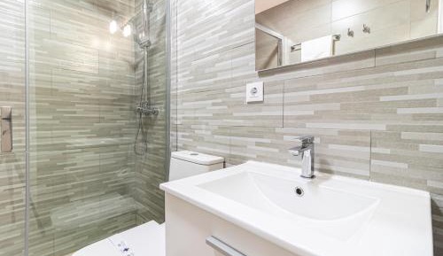 Loft with private hydromassage bathtub