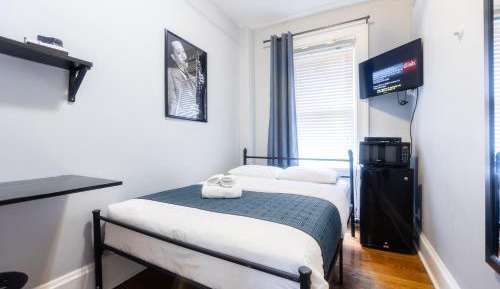 Economy 1 Double Bed Room with Shared Bathroom