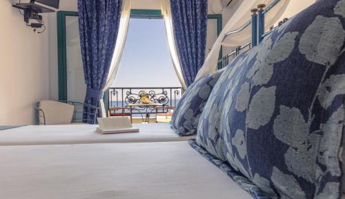 Standard Double or Twin Room with Partial Sea View
