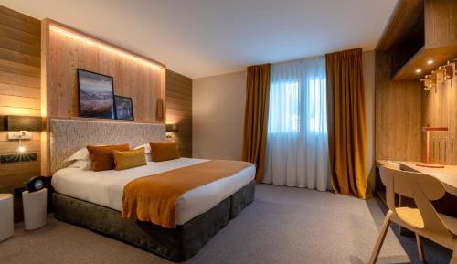 Quadruple Room with Mountain View