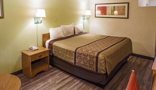 King Room - Non-Smoking