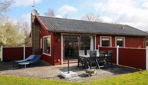 Three-Bedroom Holiday Home 