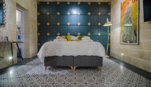 Deluxe Double Room with Bath