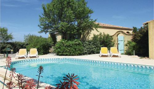 Three-Bedroom Holiday Home 