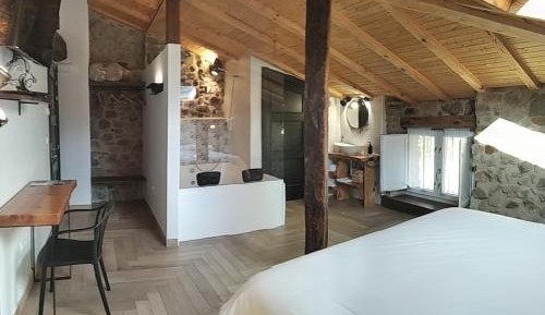 King Room with Spa Bath