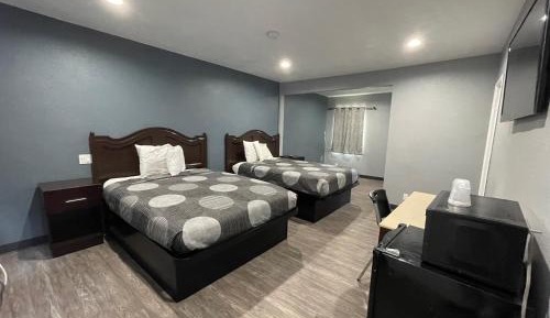 Standard Queen Room