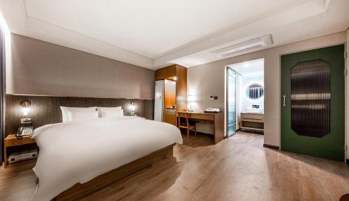 Deluxe Double Room with Bath