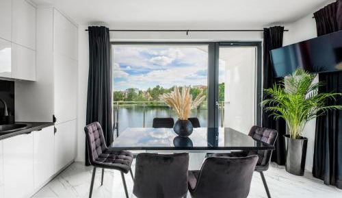 Apartment with Lake View