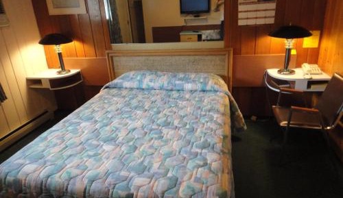 One Queen Bed Room