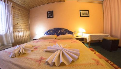 Deluxe Double Room with Extra Bed