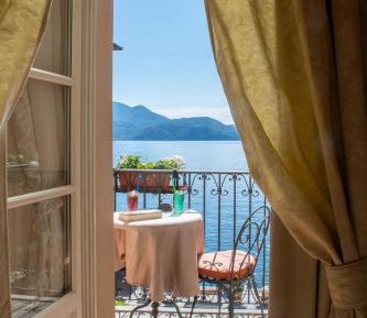 Junior Suite with Balcony