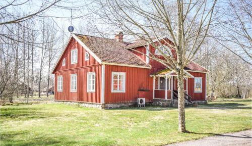 Three-Bedroom Holiday Home 