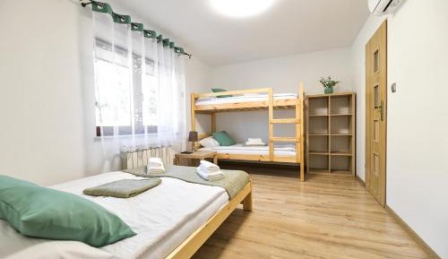 Quadruple Room with Private Bathroom