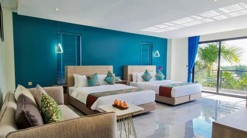 Deluxe Family Room with Sea View