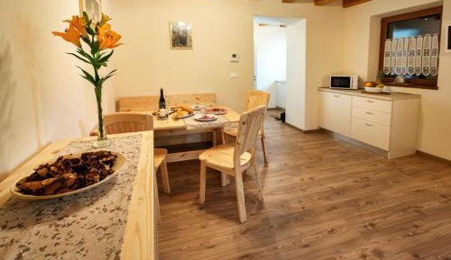 One-Bedroom Apartment - Split Level