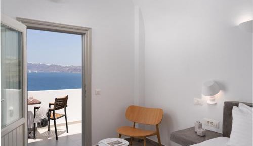 Superior Room with Caldera View