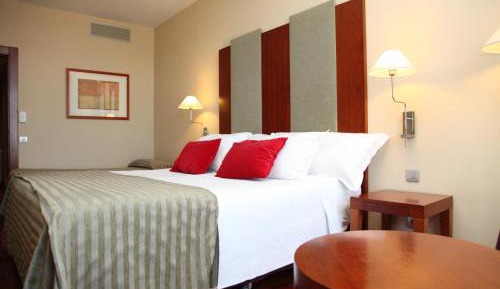 Double or Twin Room (1-2 Adults)