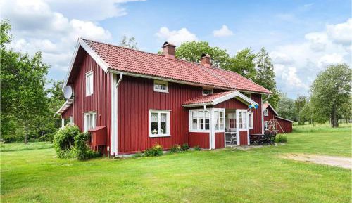 Three-Bedroom Holiday Home 