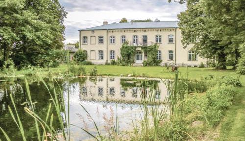 Nine-Bedroom Holiday Home
