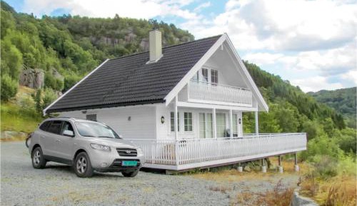 Four-Bedroom Holiday Home