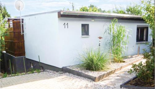 One-Bedroom Holiday Home