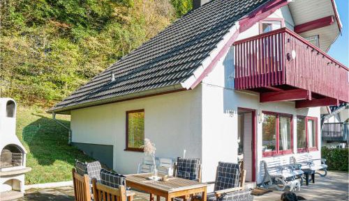 Three-Bedroom Holiday Home 