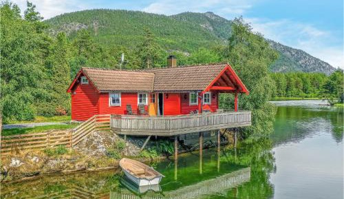 Three-Bedroom Holiday Home 