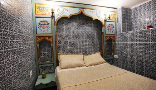 Deluxe Double Room (2 Adults + 1 Child)