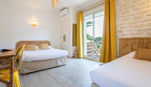 Triple Room with Kitchenette and Balcony