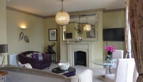 Superior One-Bedroom Apartment