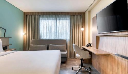 Executive Queen Room with Sofa