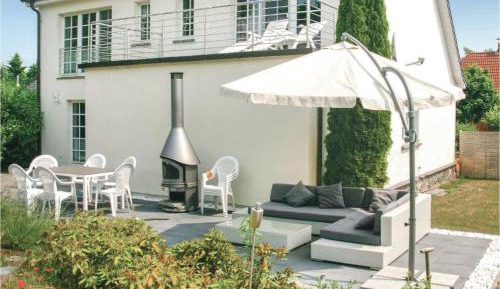 Three-Bedroom Holiday Home 