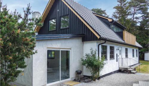 Three-Bedroom Holiday Home 