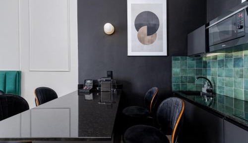  Deluxe Suite with Balcony and Old Town View – 30m2