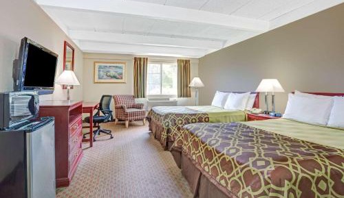 Queen Room with Two Queen Beds - Non-Smoking