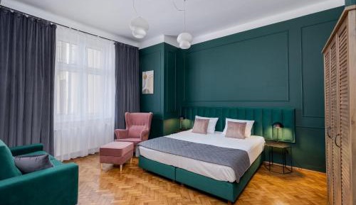 Deluxe One-Bedroom Suite with Balcony – 40m2