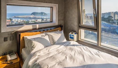 Standard Double Room with Half Ocean View