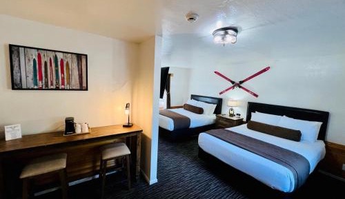 Deluxe Queen Room with Two Queen Beds