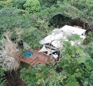 Apartment with Pool View 